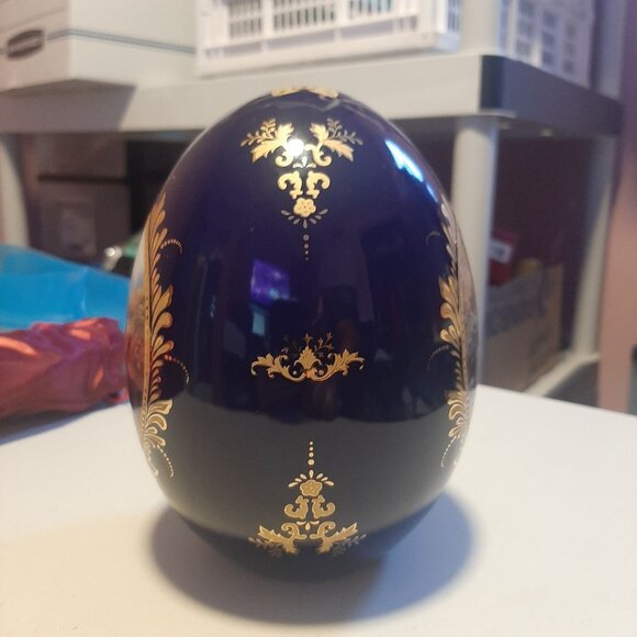 Limoges Porcelain Cobolt Decorative Egg With Gold Detailing Pastoral Scene - Picture 7 of 8